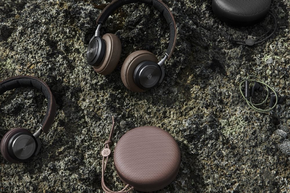 2358-Bang & Olufsen BeoPlay A1 茶色 Bang & Olufsen FW19 Speakers & Headphone Collection | Hypebeast