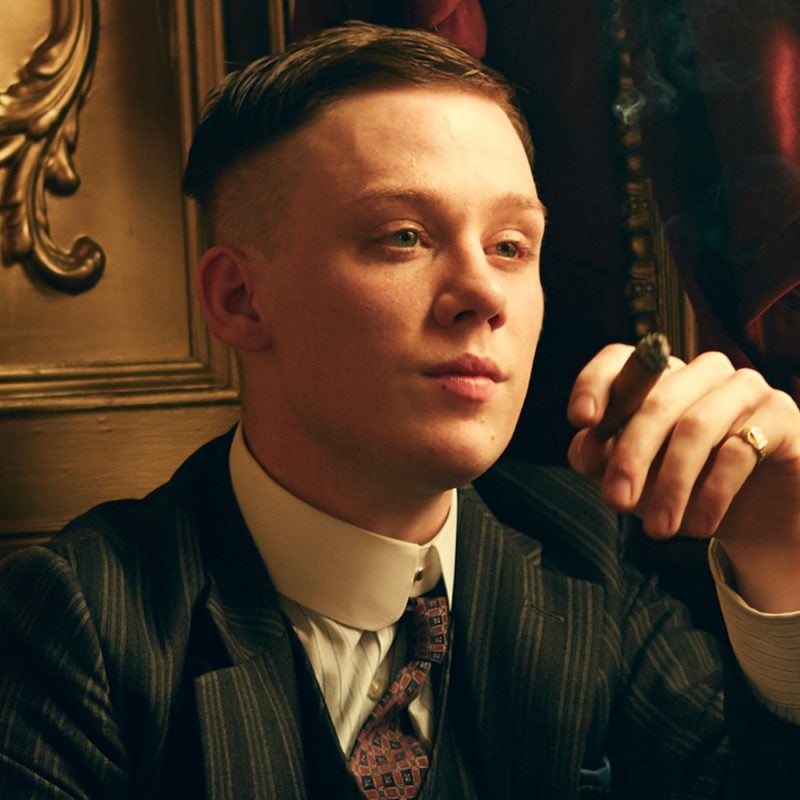 The Best Peaky Blinders Haircuts (& How To Get The Look)